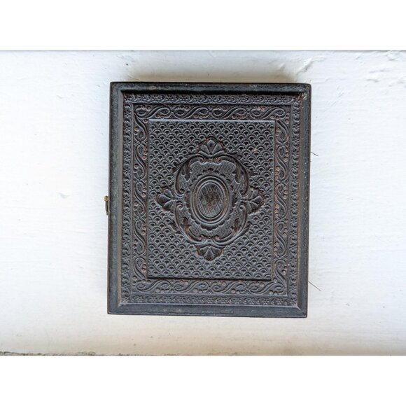 1850s Early Portrait Ambrotype of a man, 6th plate Victorian collodion positive - Picture 9 of 10